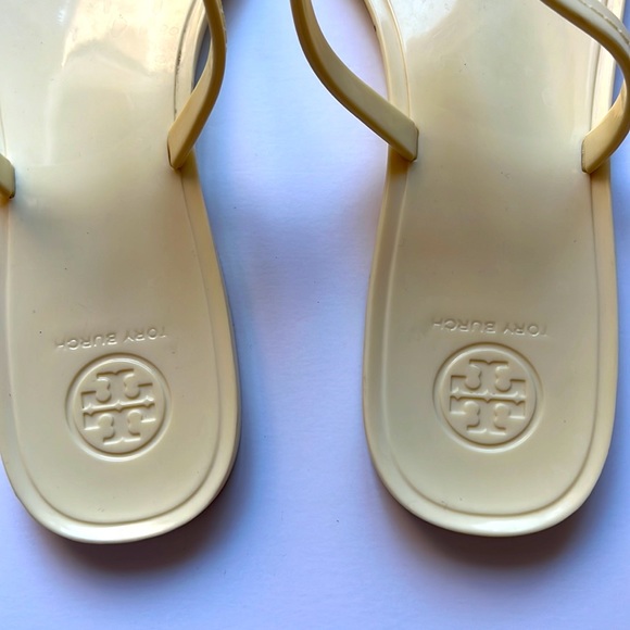 Tory Burch Mini Miler Jelly Thong Ivory Sandals Size 8 - Picture 4 of 6